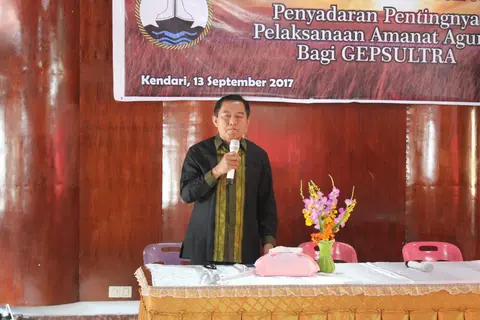 Pembukaan secara resmi oleh ketua BPM Sinode GEPSULTRA (Pdt. Marthen Sambira. S.Th.)